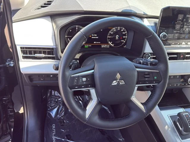 Used 2025 Black Mitsubishi SEL Platinum Edition image 14