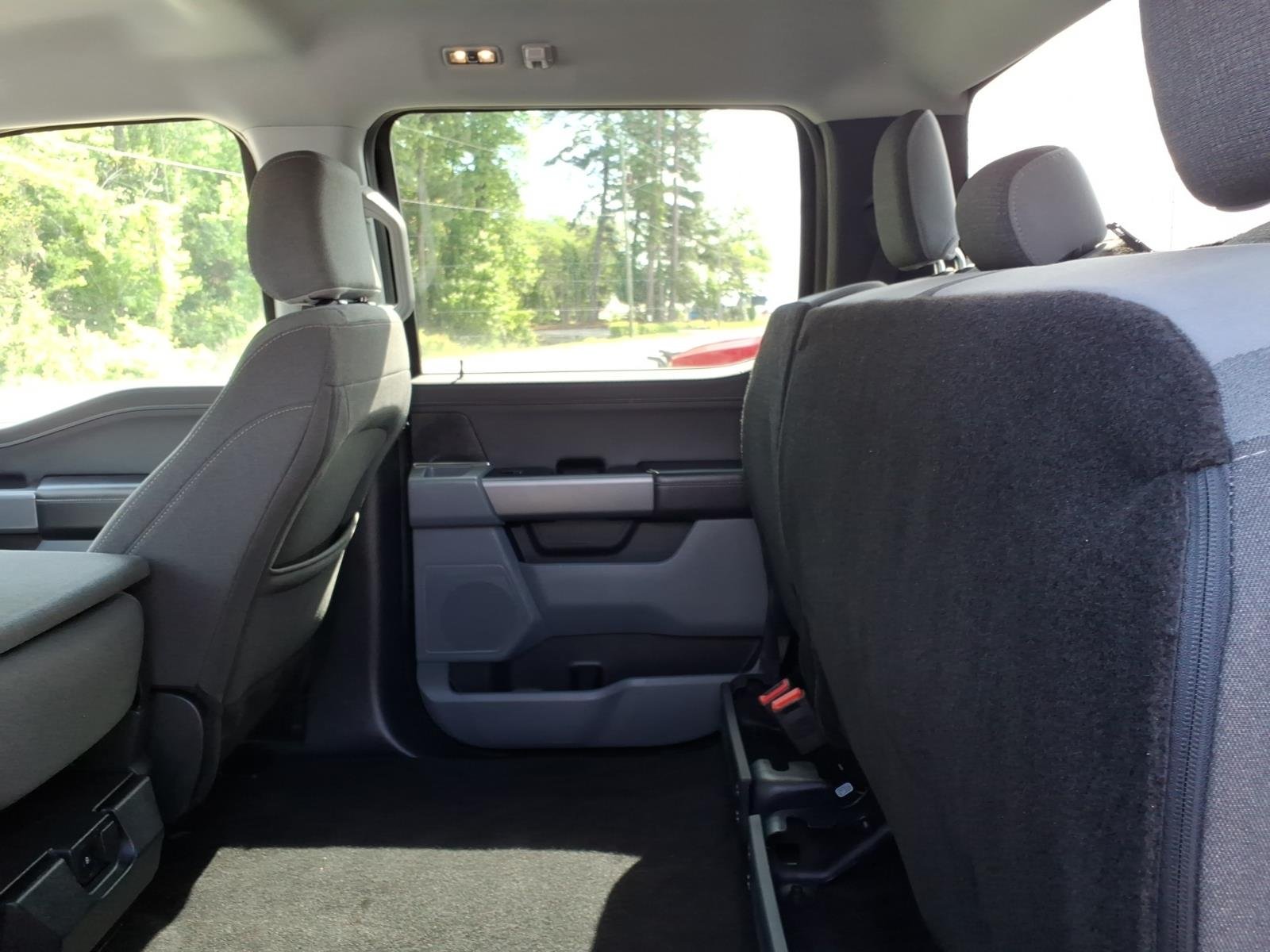 Used 2025 Black Metallic Ford XLT image 12