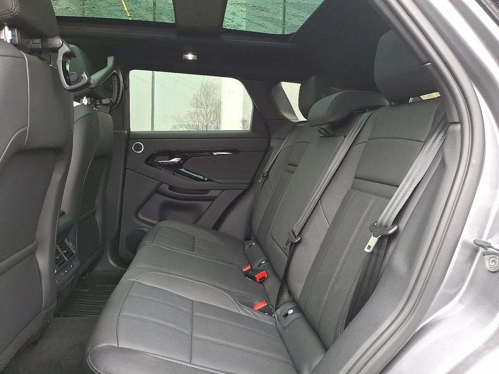 New 2026 Eiger Grey Land Rover Dynamic image 6
