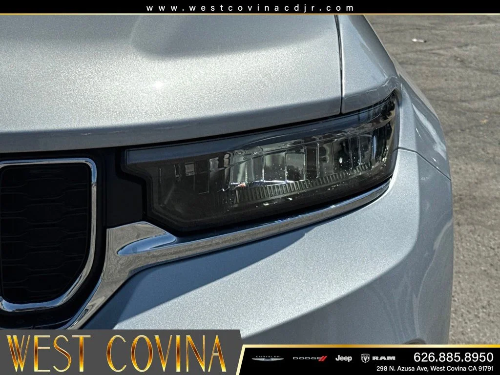 New 2026 Silver Zynith Exterior Paint Jeep  image 13