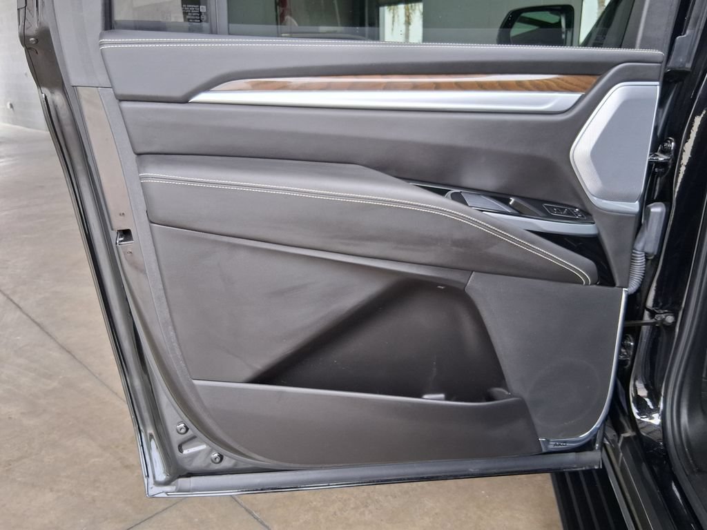 Certified Used 2025 Black Raven Cadillac Sport Platinum image 23