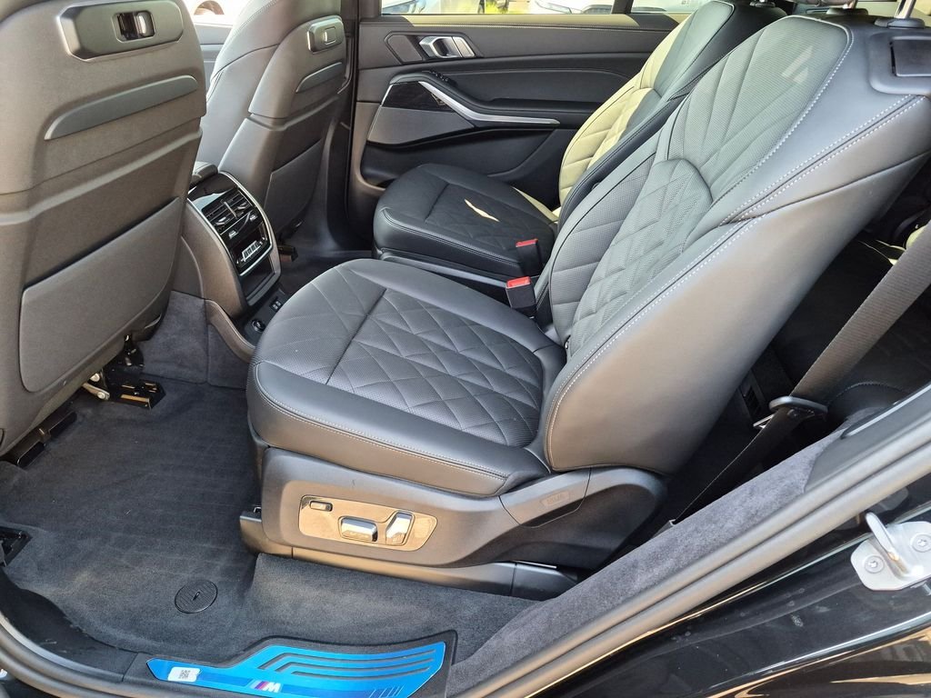 Used 2026 Black BMW xDrive40i image 36