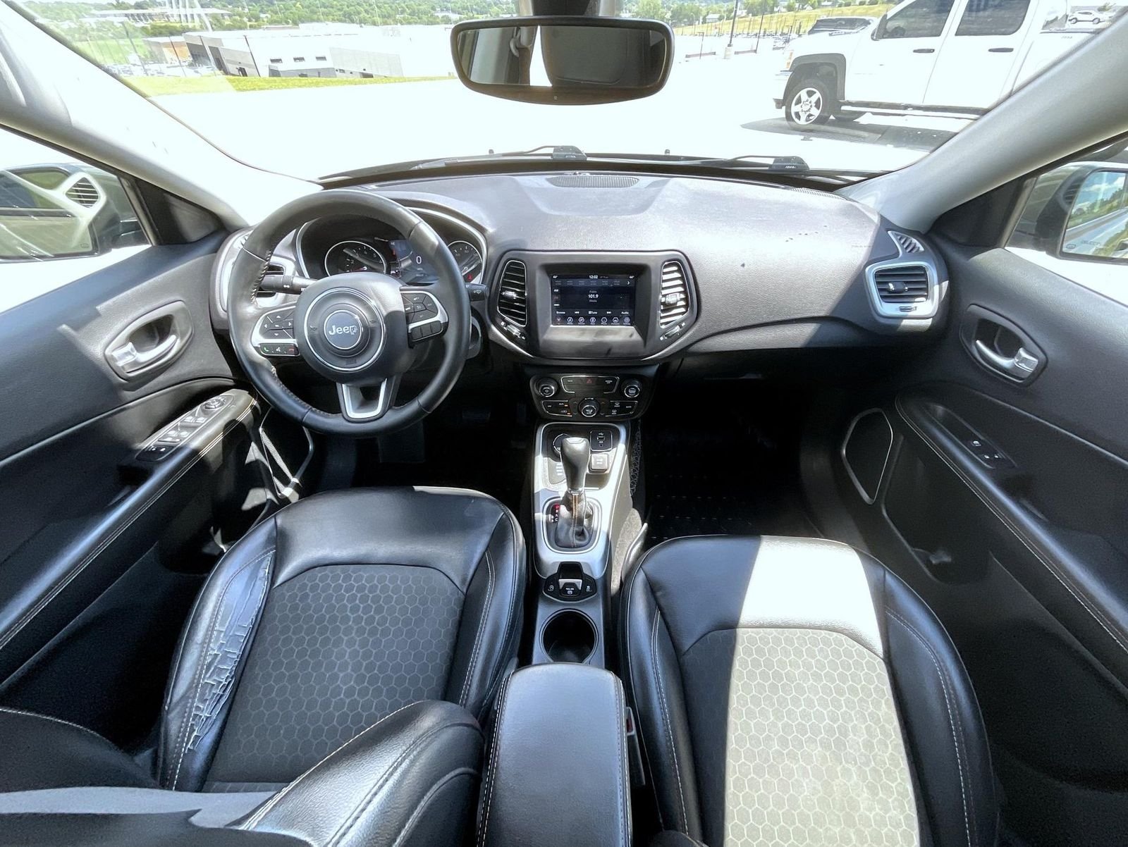 Used 2018 Green Jeep Latitude image 15