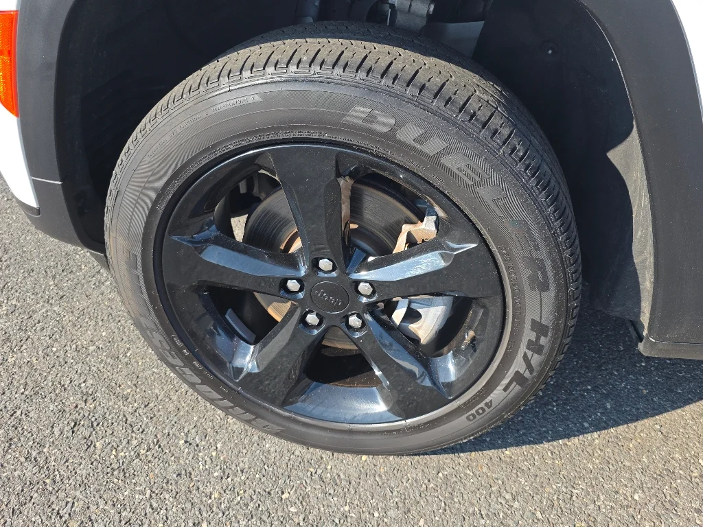 Used 2024 Bright White Clear Coat Jeep Altitude X image 37