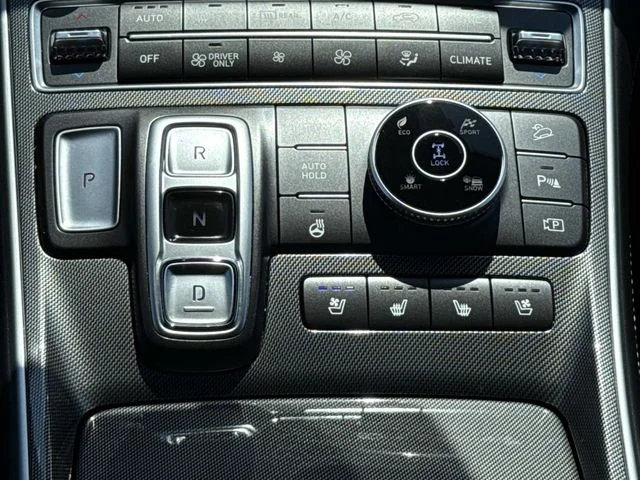 Used 2023 White Hyundai Limited image 18