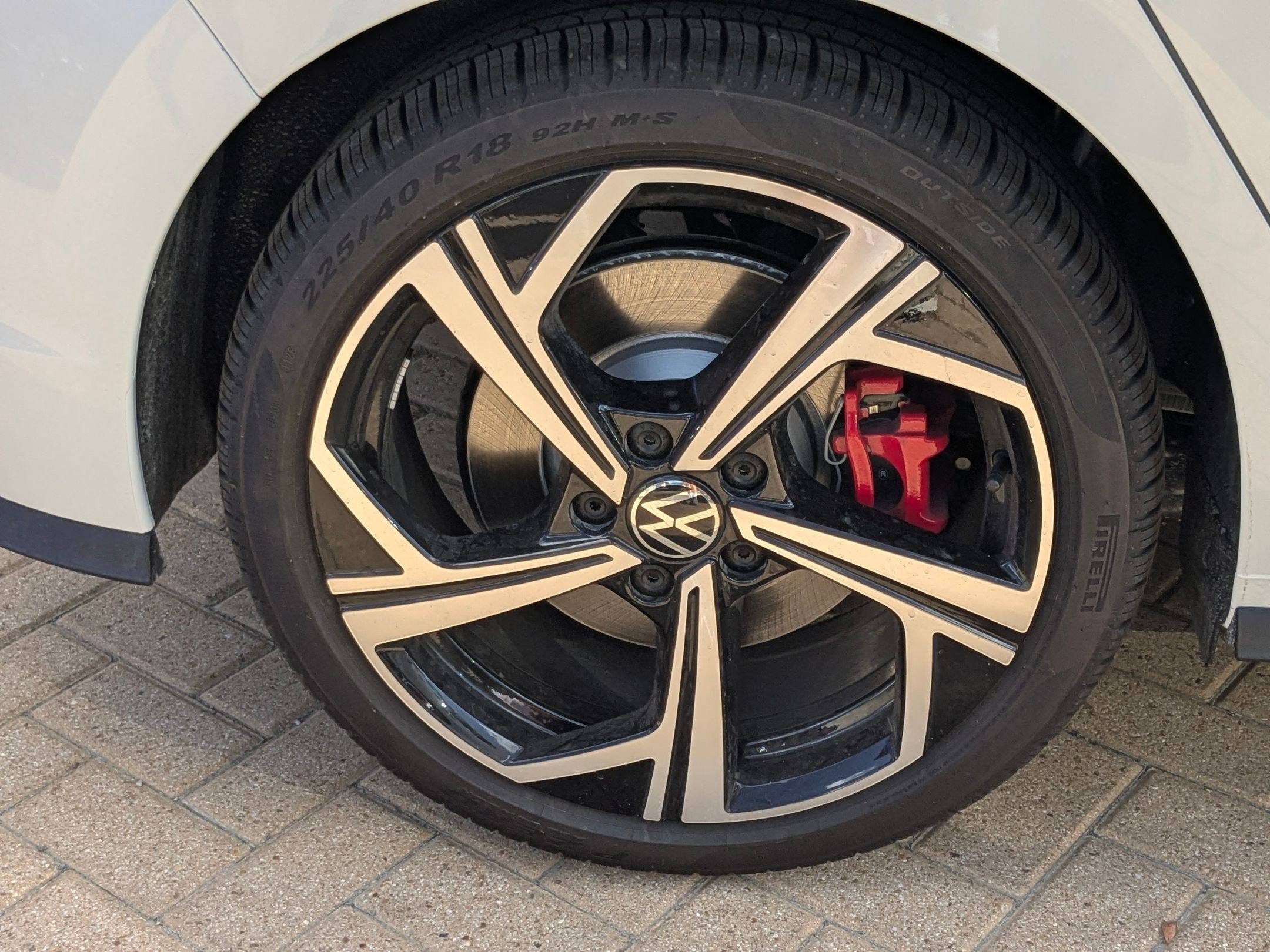 New 2026 OPAL WHITE Volkswagen SE image 18