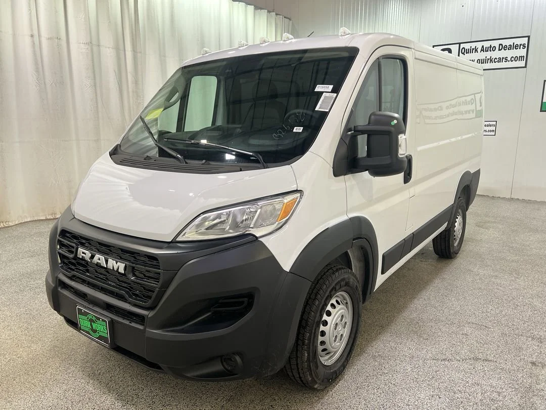 New 2026 Bright White Clear-Coat Exterior Paint RAM Tradesman 1500 Low Roof 118 WB w/Pass Seat image 4