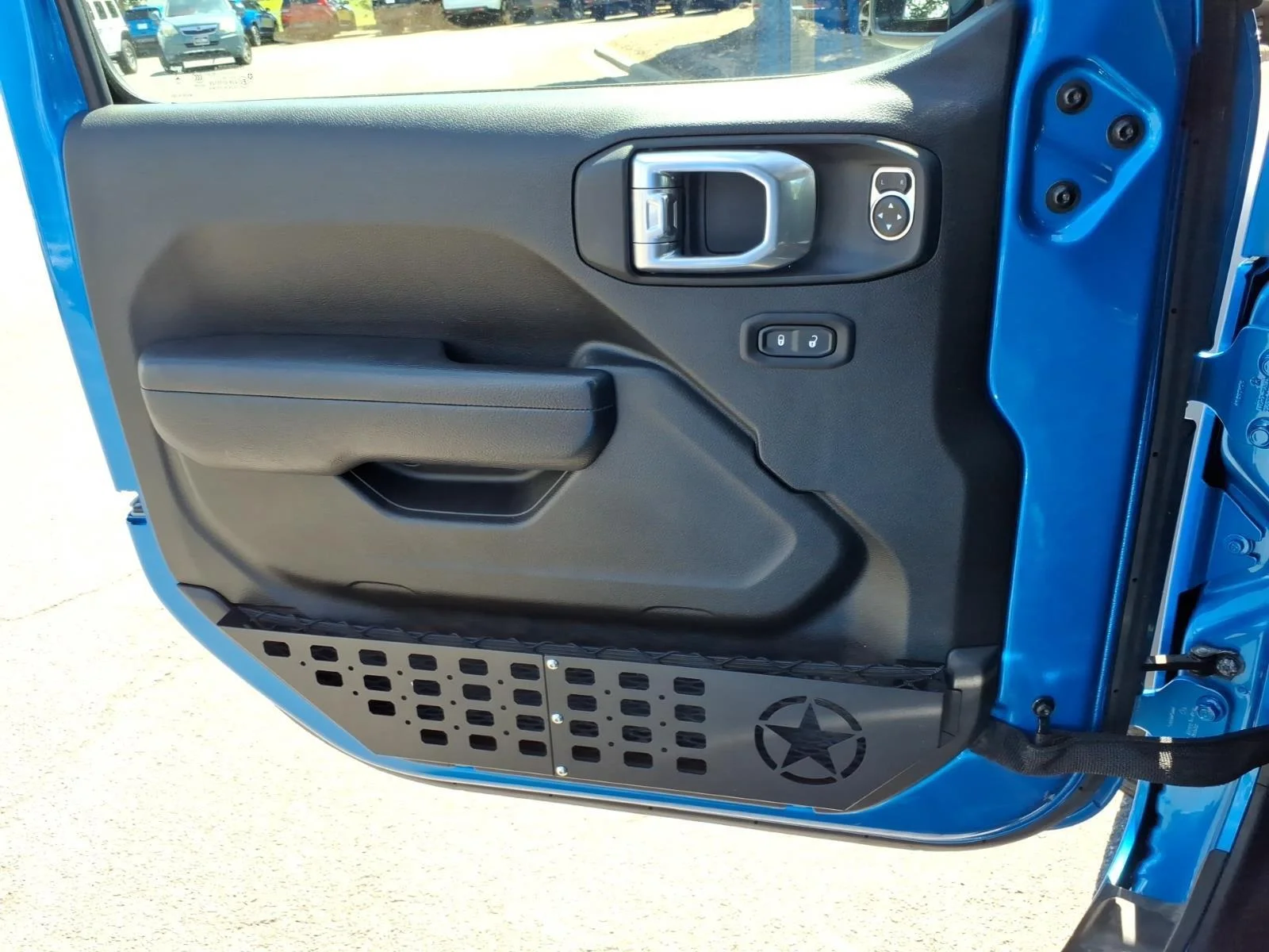 Used 2024 Hydro Blue Pearlcoat Jeep Rubicon image 30