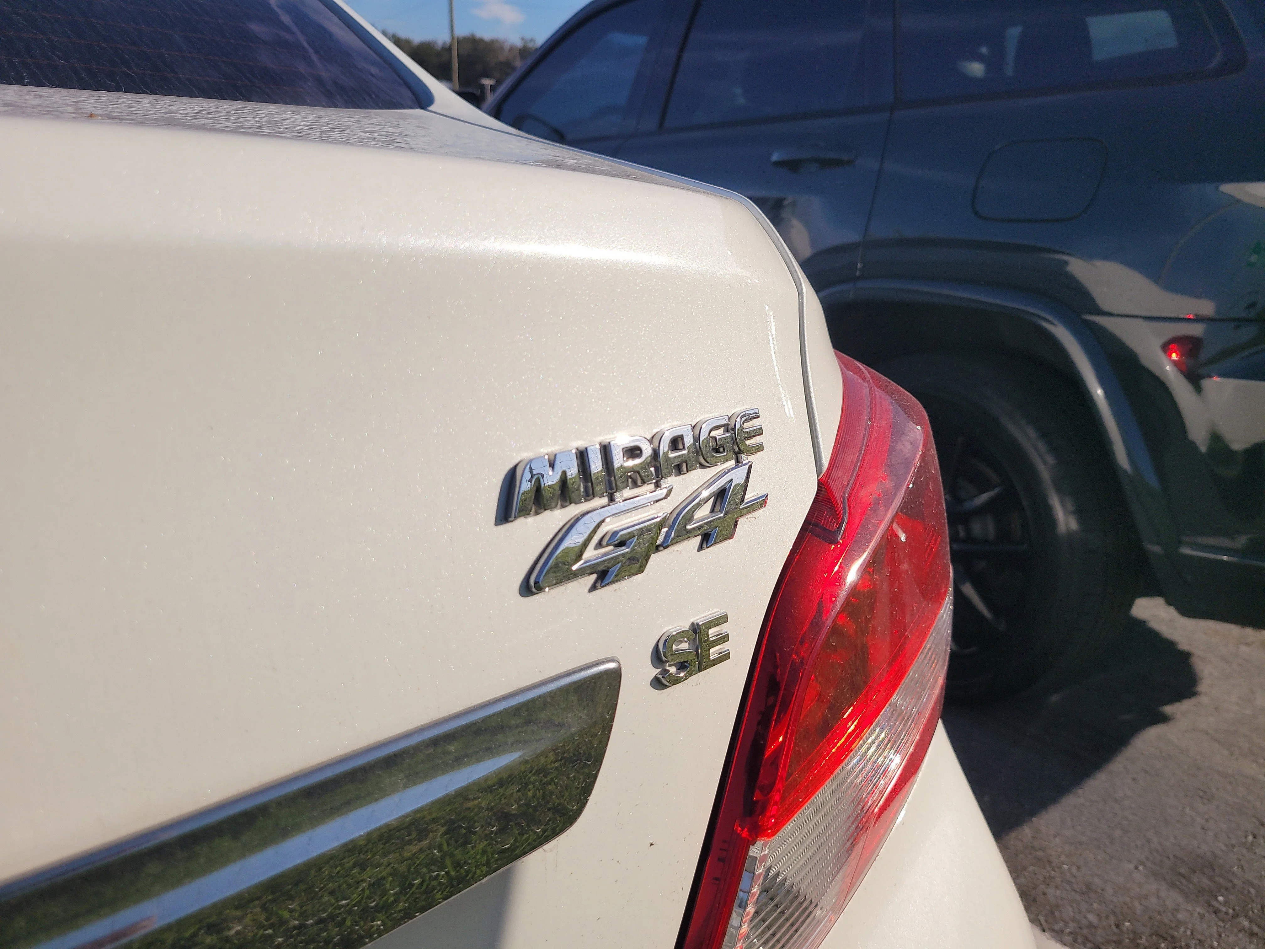 Used 2019  Mitsubishi SE image 7