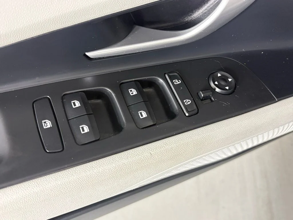 Used 2025 Gray Hyundai Limited image 15