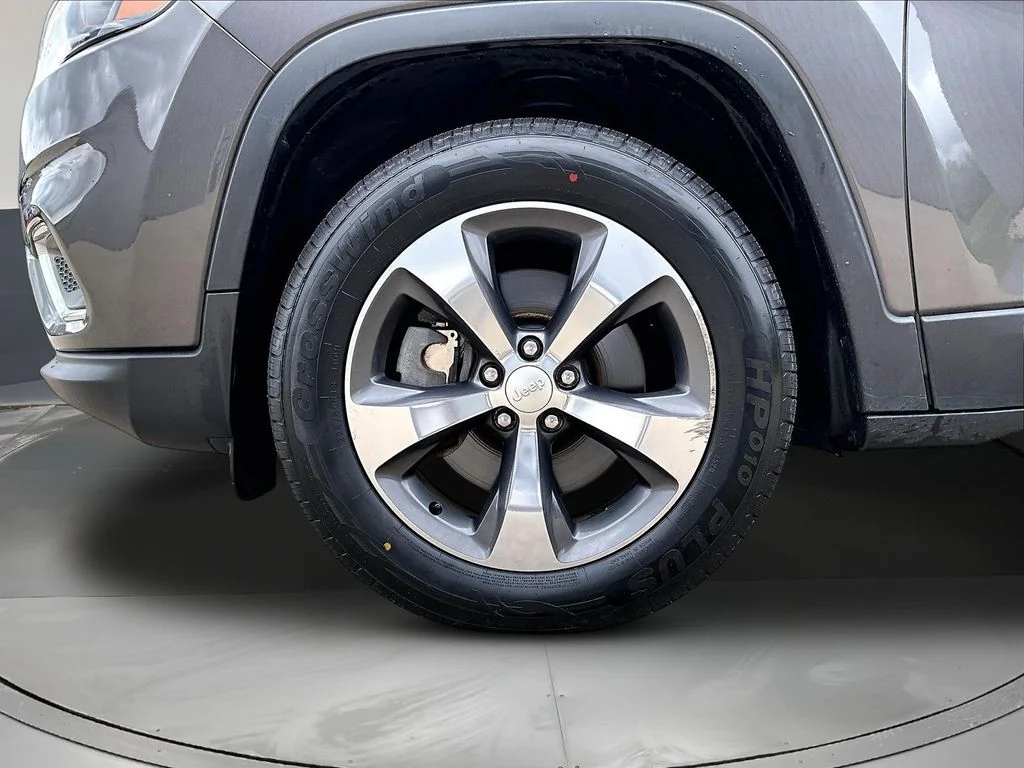 Used 2019 Gray Jeep Limited image 34