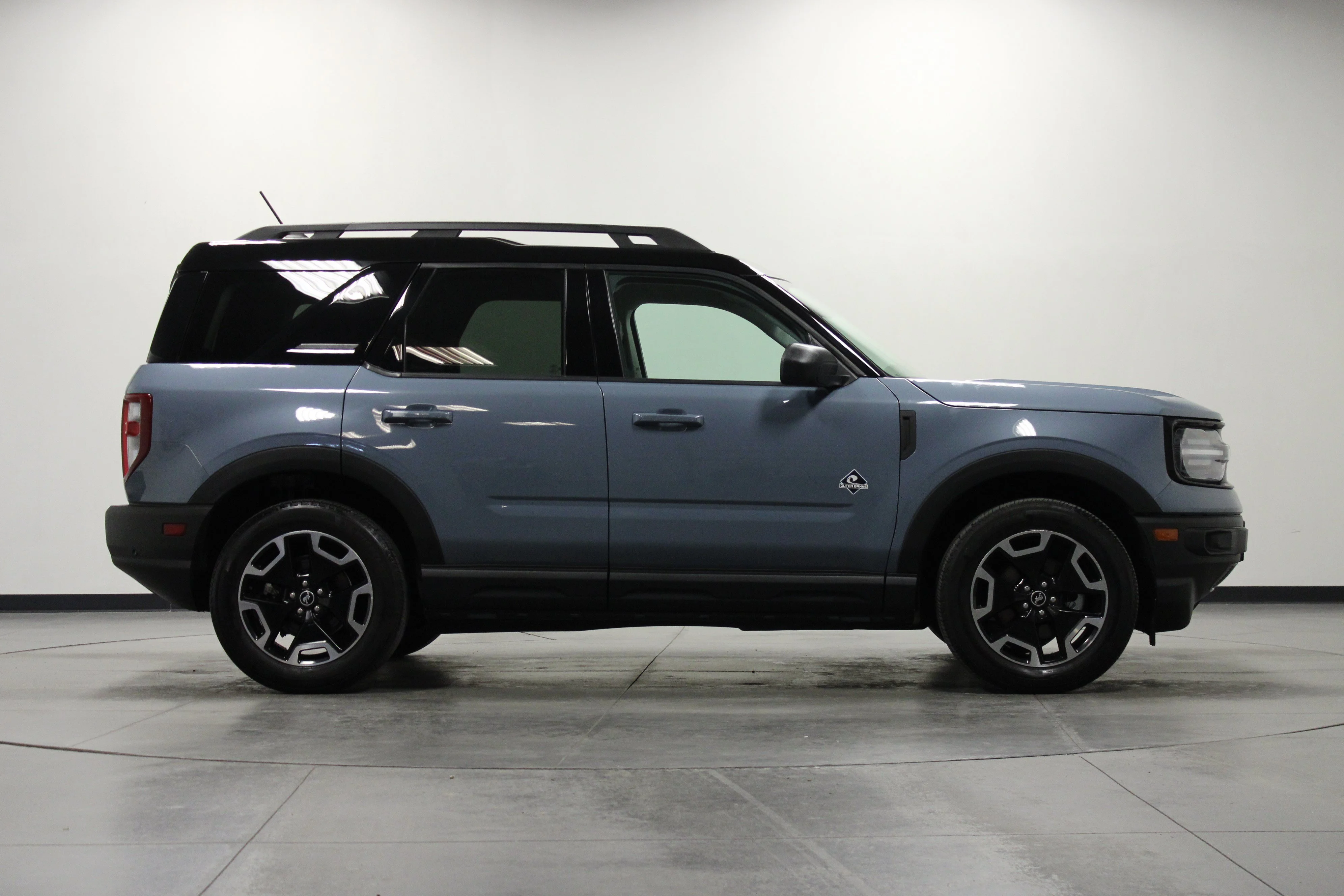 Used 2024 Azure Gray Metallic Ford Outer Banks image 3