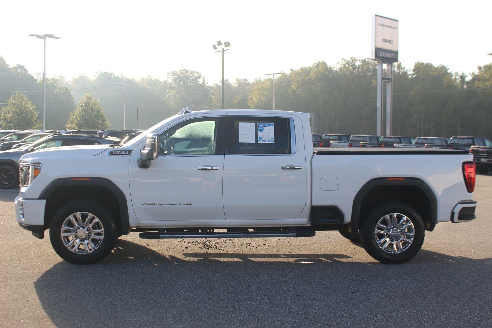 Used 2022 SUMMIT WHITE GMC Denali image 4