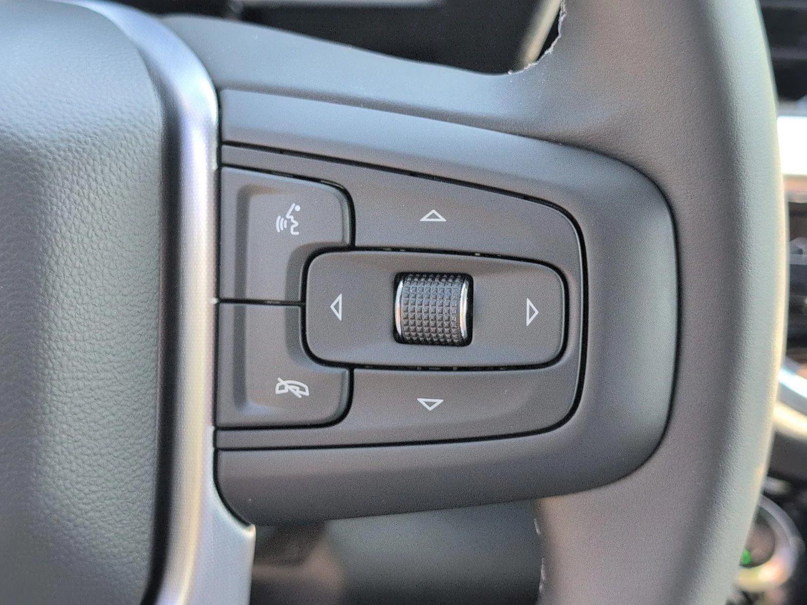 New 2026 Summit White GMC SLE image 29