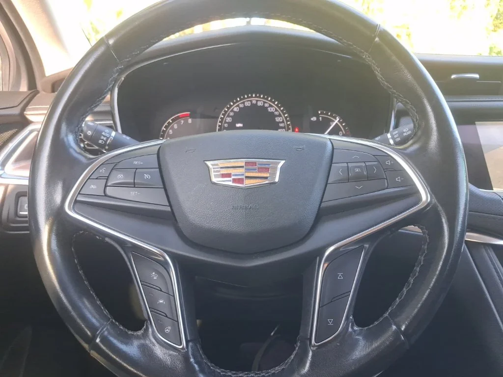Used 2018 Silver Cadillac Premium Luxury image 34