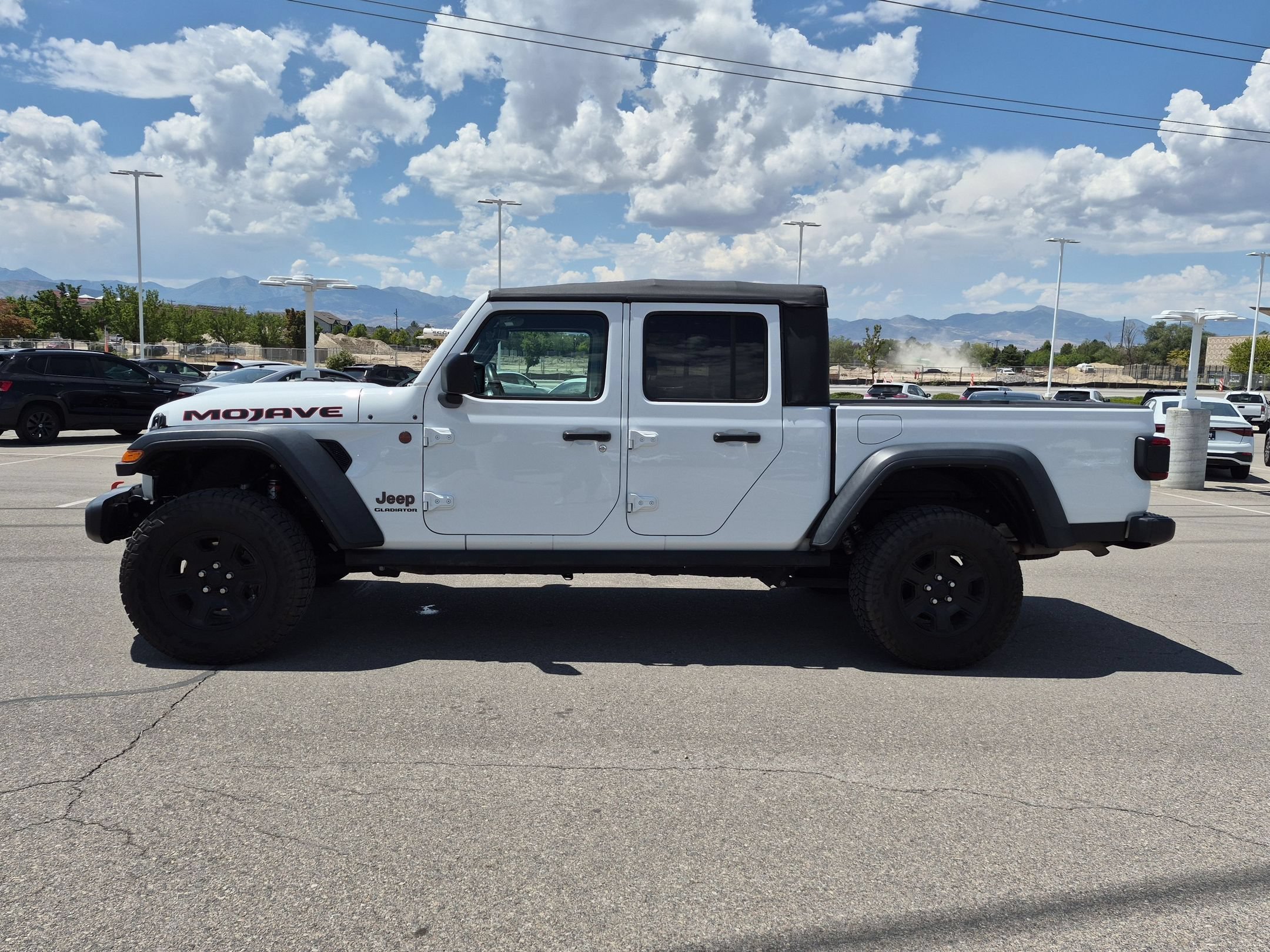 Used 2022 Bright White Clearcoat Jeep Mojave image 7