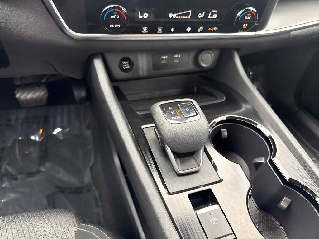 Used 2024 Gray Nissan SV image 13