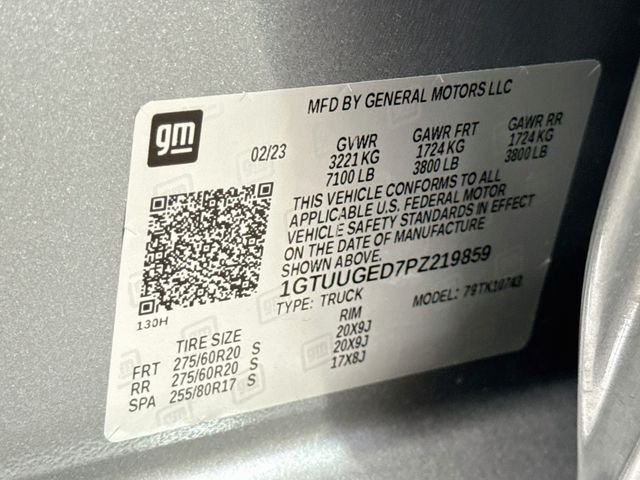 Used 2023 Silver GMC Denali image 33