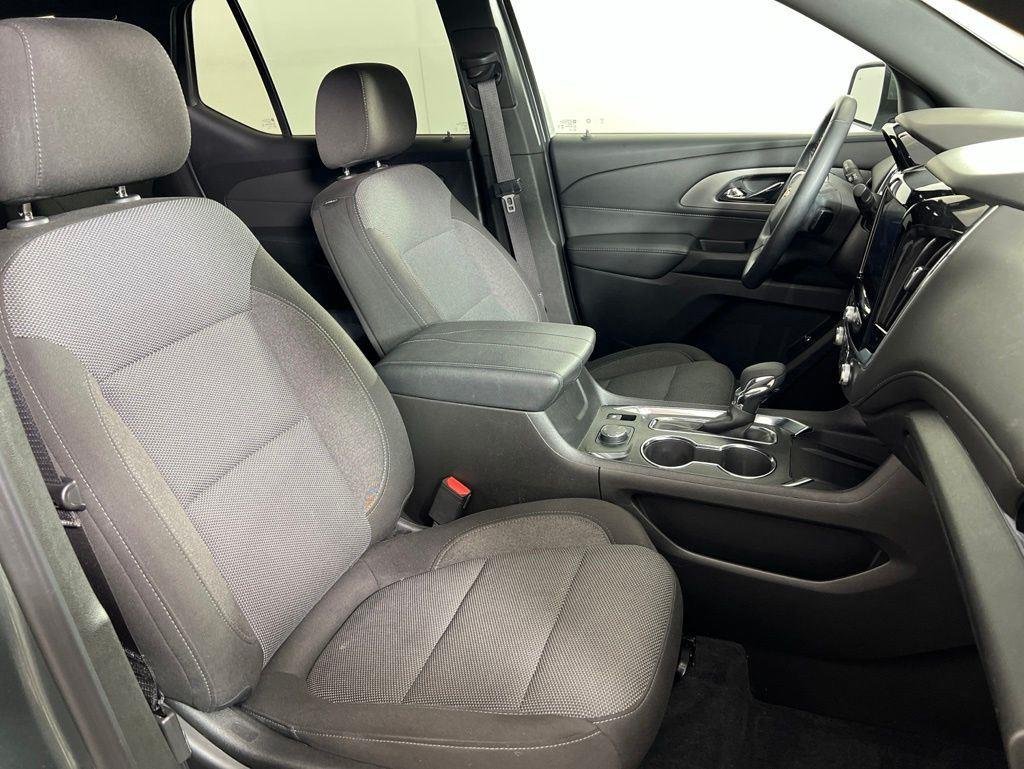 Used 2023 Silver Sage Chevrolet LT image 25