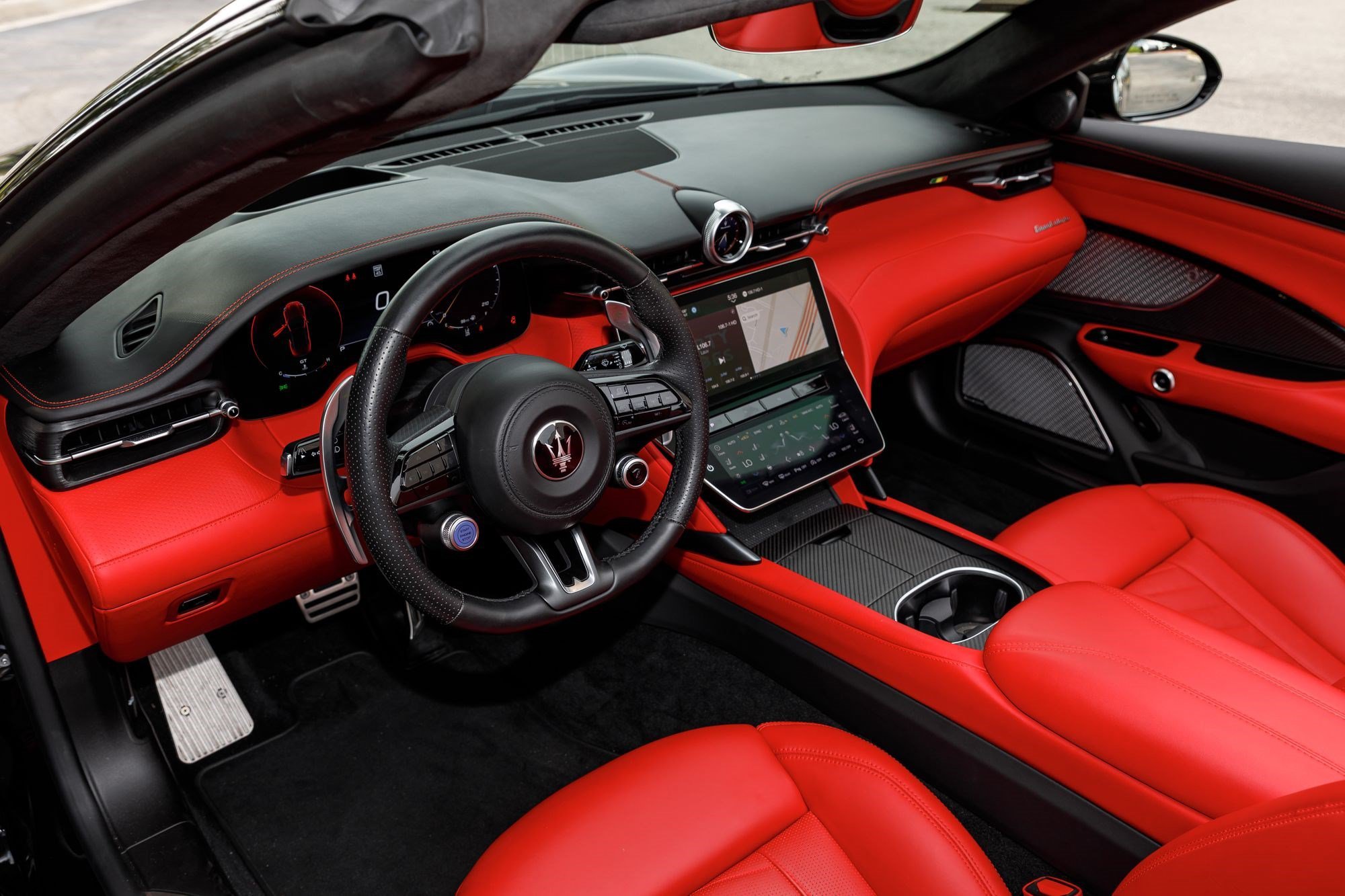 Used 2024 Nero Assoluto Maserati Trofeo image 29