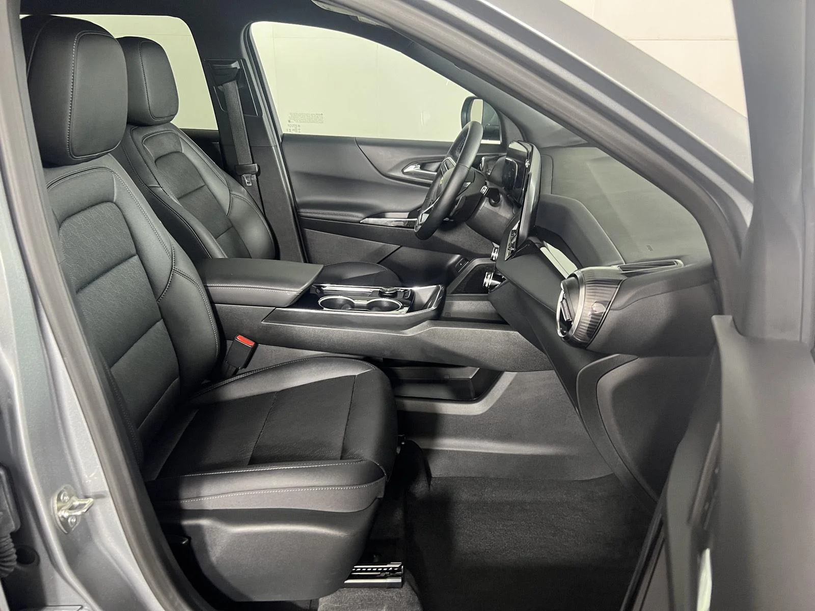 Used 2026 Sterling Gray Metallic Chevrolet AWD LT image 18