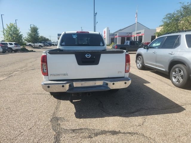 Used 2016 White Nissan SV image 2