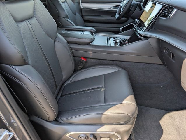 New 2026 Baltic-Gray Metallic Clear-Coat Exterior Paint Jeep Limited Reserve image 28