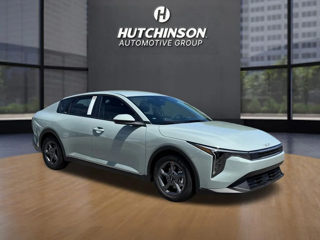2026 Kia K4 LXS AT's photo