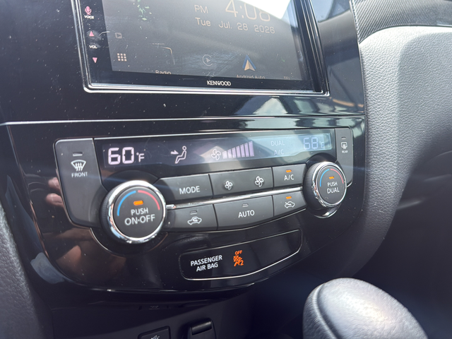 Used 2016 White Nissan SL image 21