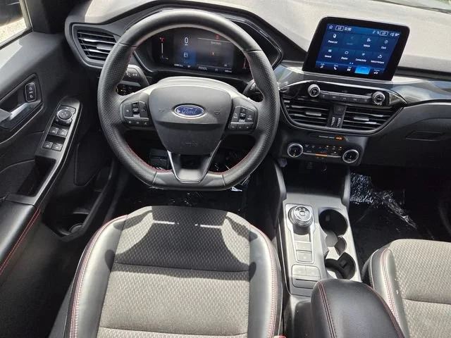 2025 Ford Escape ST-Line - Photo 8