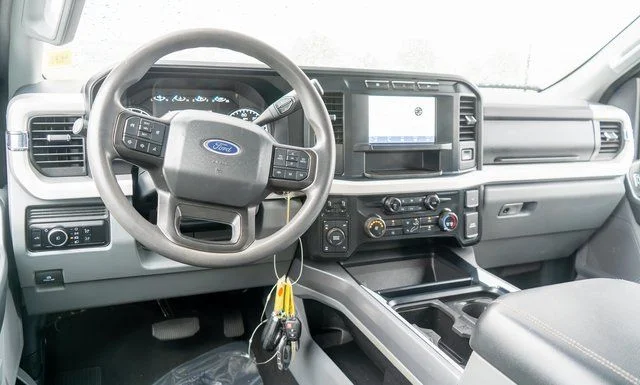 Used 2023 Black Ford XLT image 10