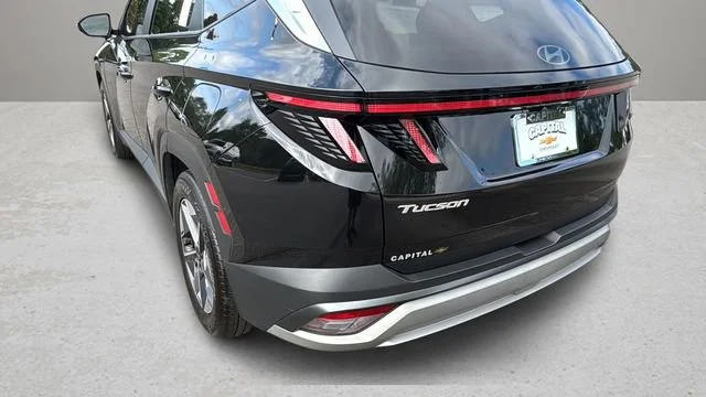 Used 2025 Black Hyundai SEL Convenience image 37