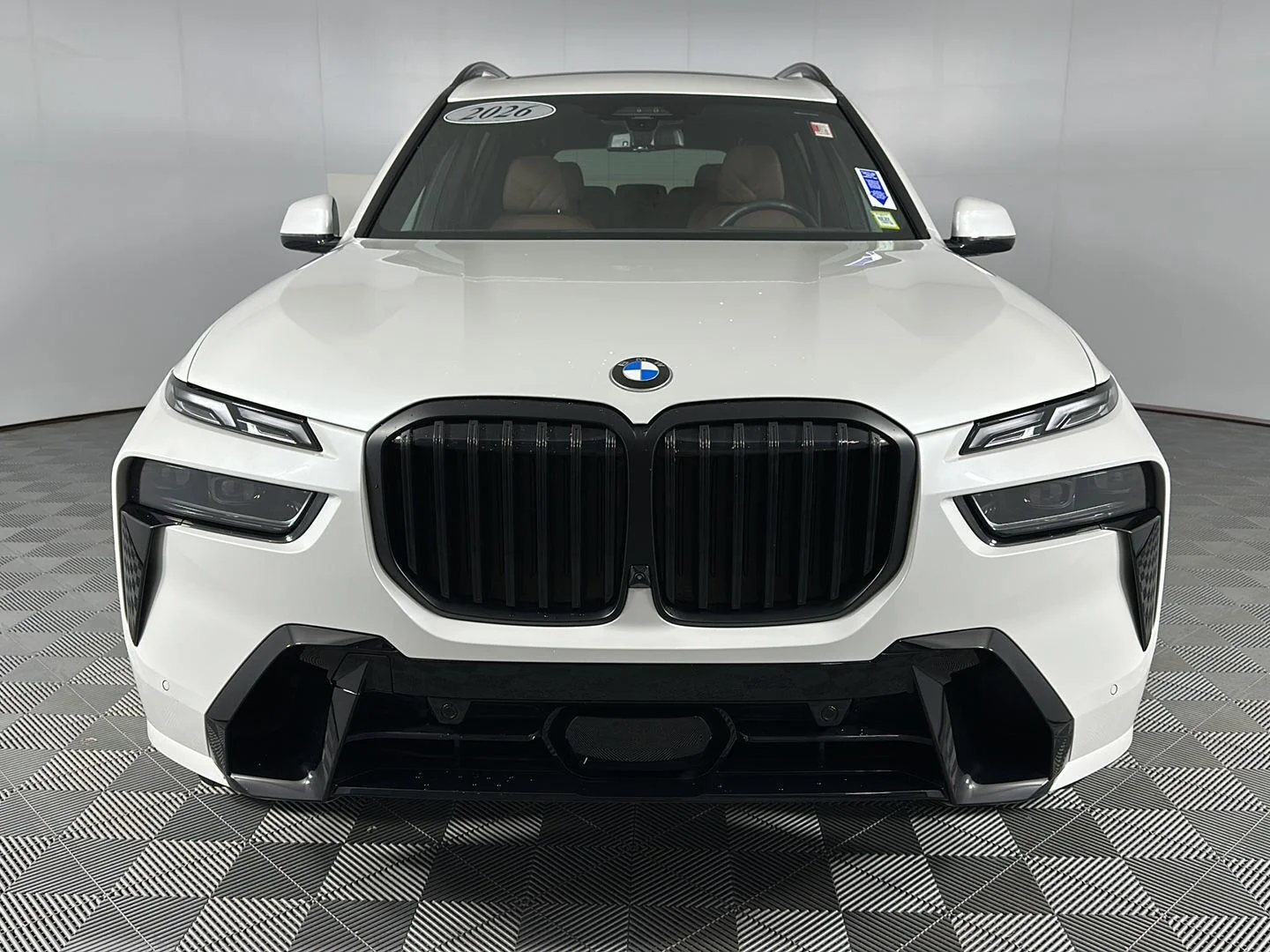 Used 2026 Mineral White Metallic BMW xDrive40i image 3