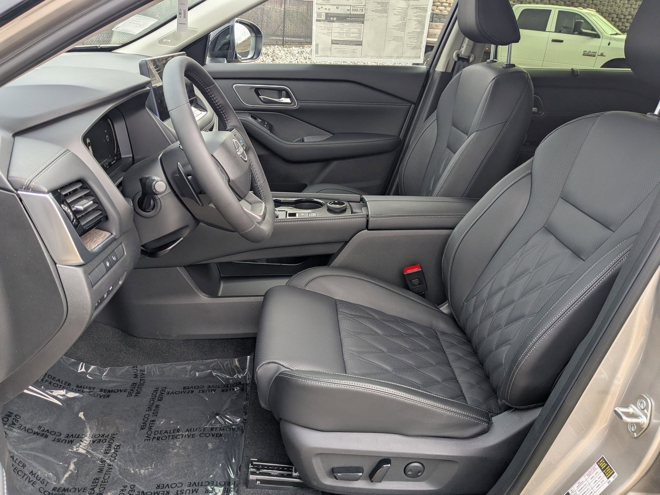 New 2026 Champagne Silver Metallic/Super Black Nissan Platinum image 14