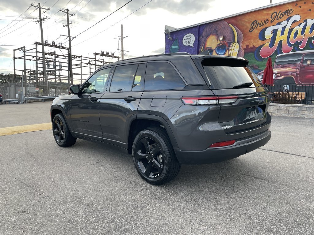 Used 2026 Gray Jeep Limited image 3
