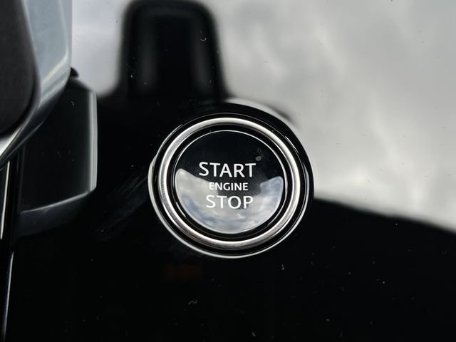 New 2026 Fuji White Land Rover Dynamic SE image 25