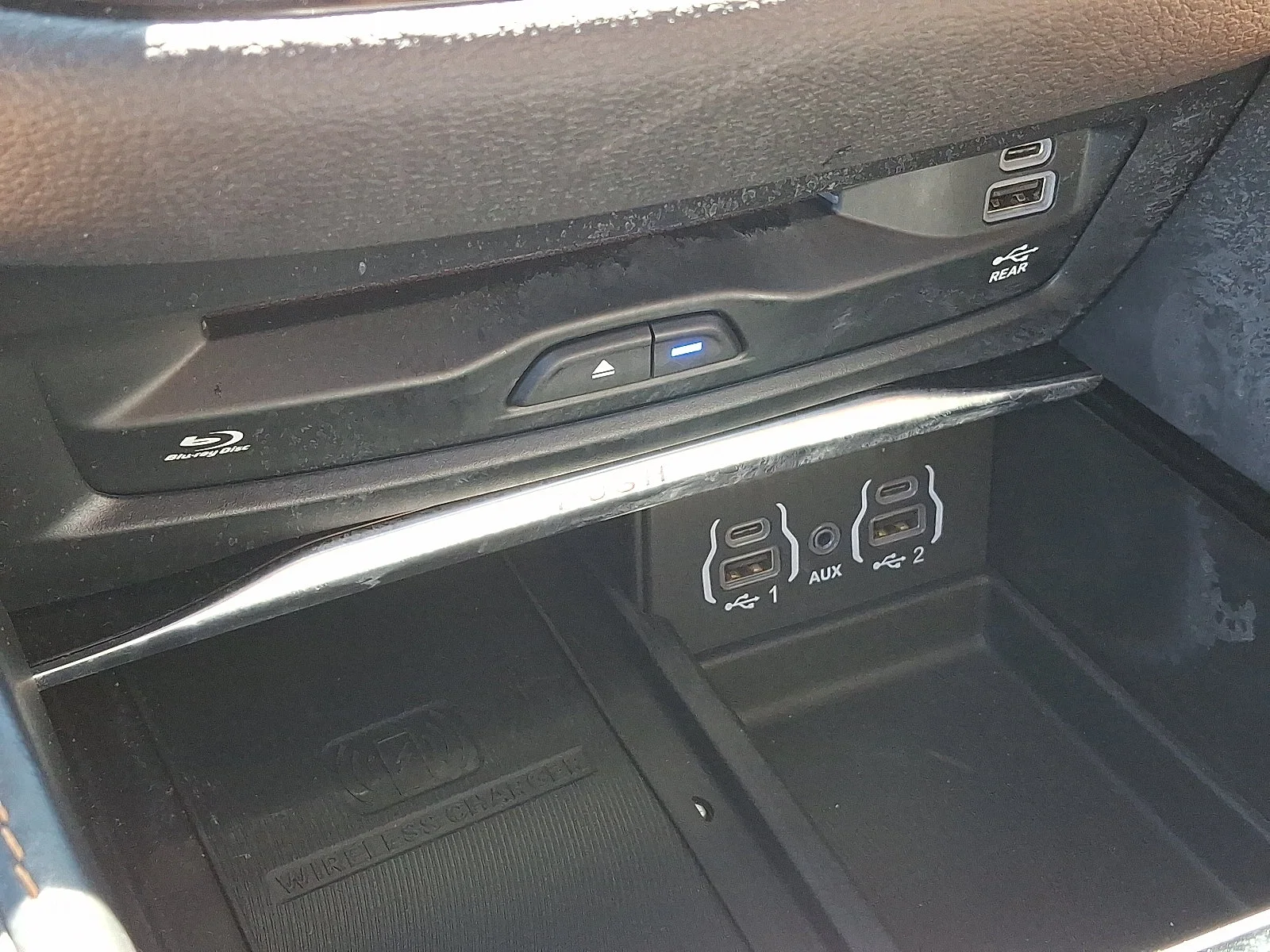 Used 2022 Brilliant Black Crystal Pearlcoat Chrysler Pinnacle image 27