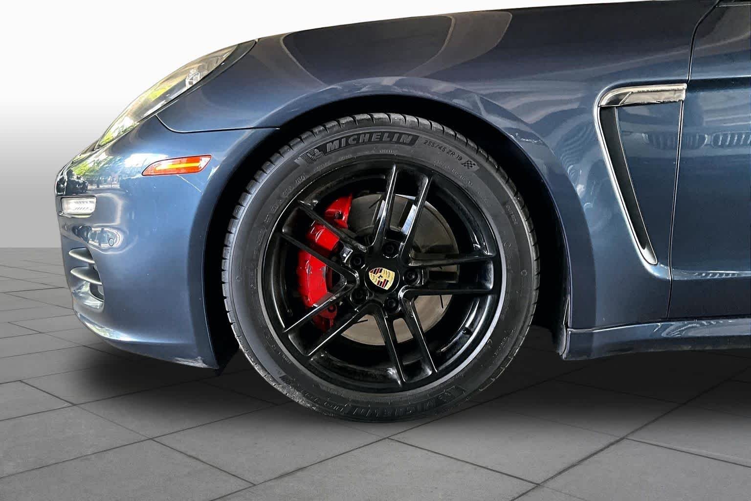 Used 2014 Yachting Blue Metallic Porsche  image 10