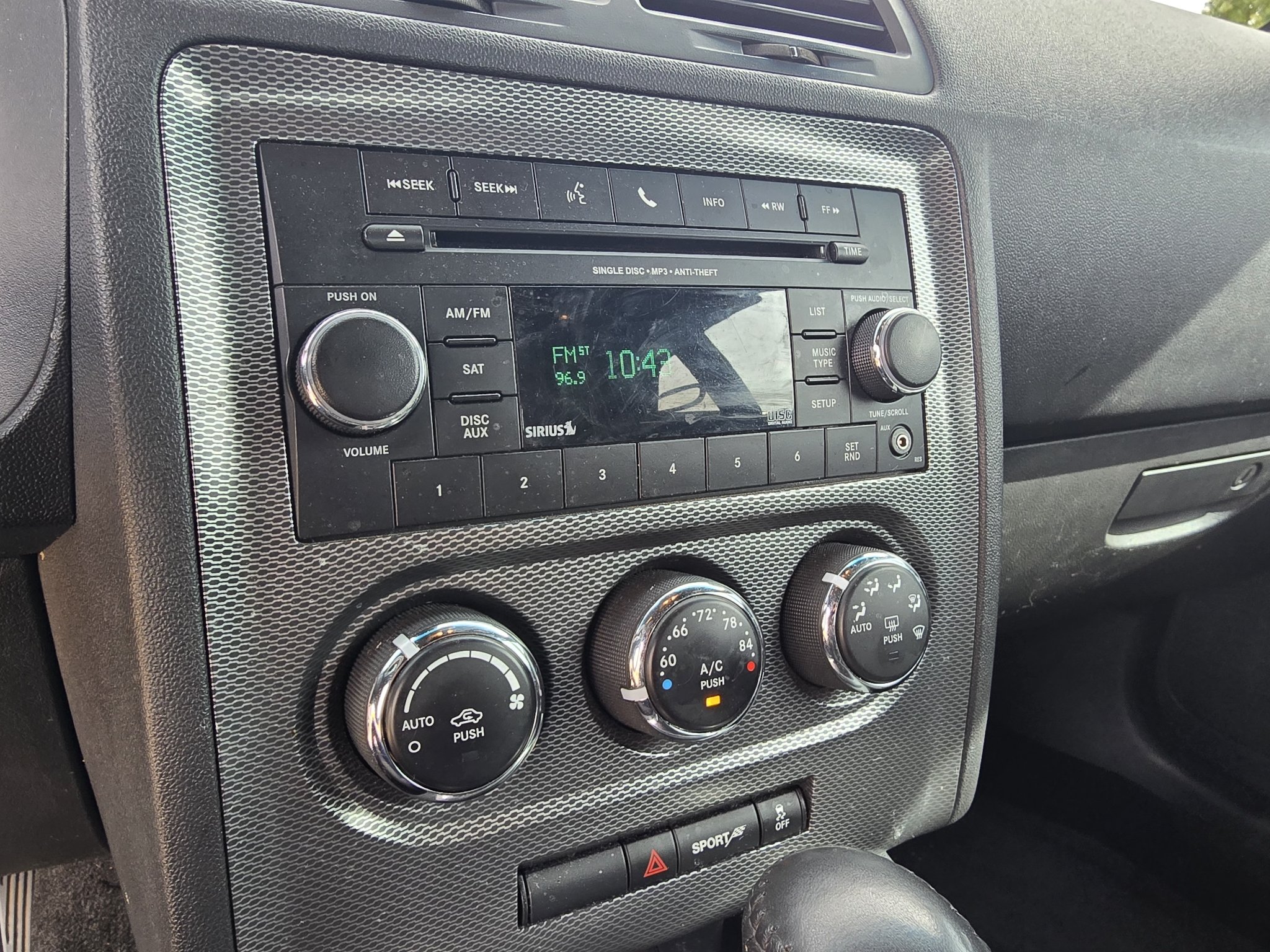 Used 2013 Gray Dodge R/T image 18