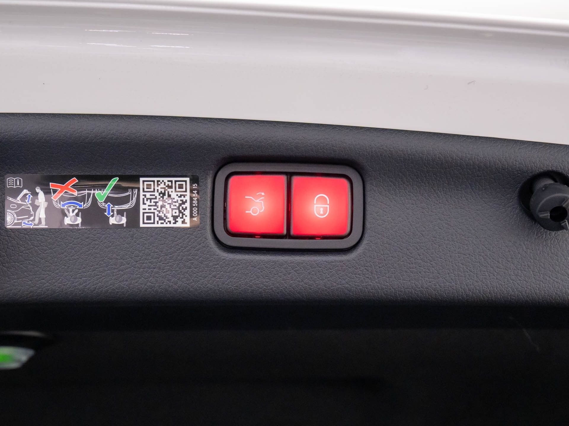 Used 2026 White Mercedes-Benz C 300 image 28