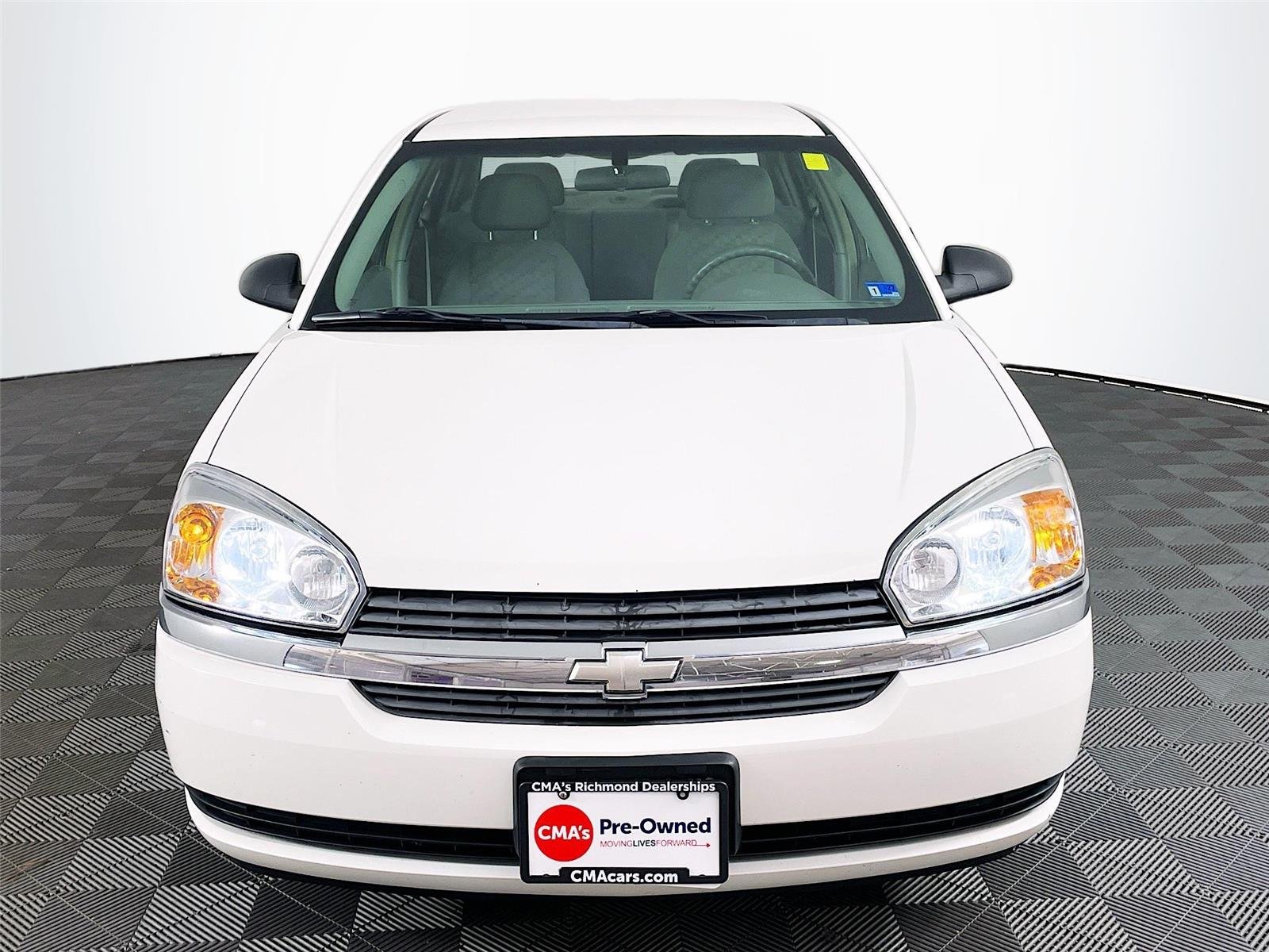 Used 2005 White Chevrolet LS image 2