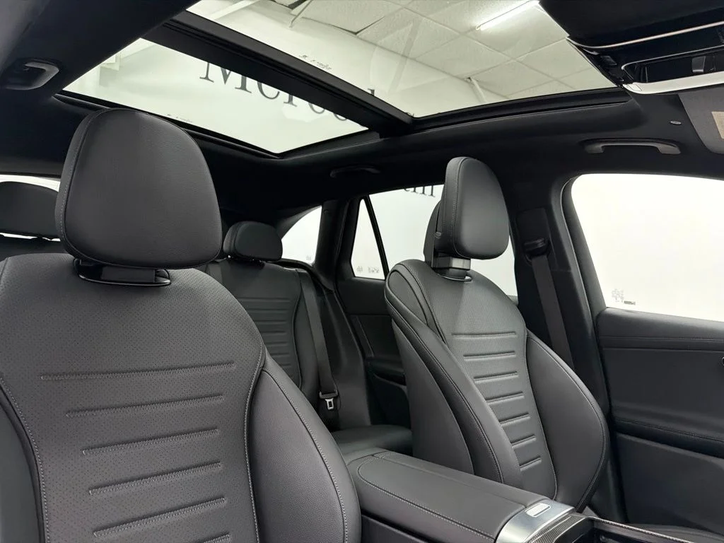 New 2026 White Mercedes-Benz GLC 300 image 27