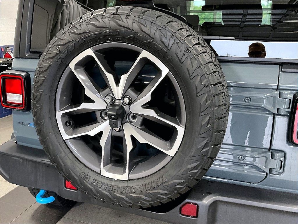 Used 2024 Gray Jeep Sport S 4xe image 28
