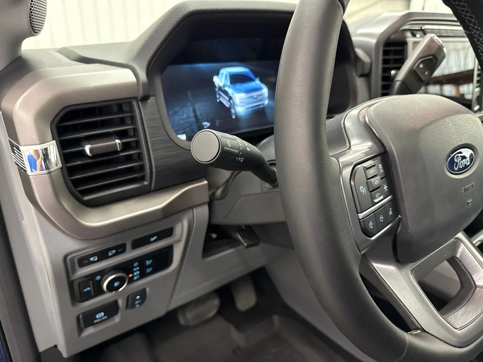 Used 2024 Blue Metallic Ford XLT image 17