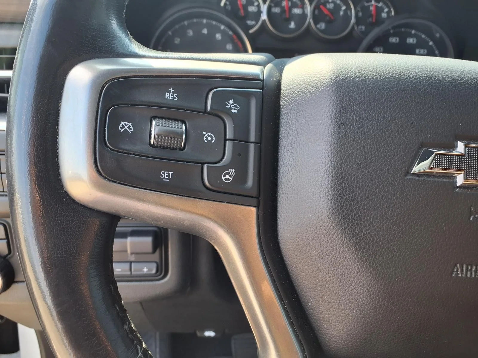 Used 2021 Beige Chevrolet Z71 image 18