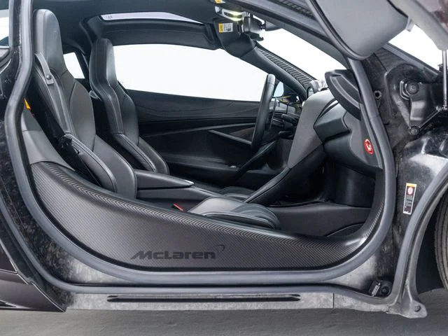 Used 2018 Gray McLaren Base image 34