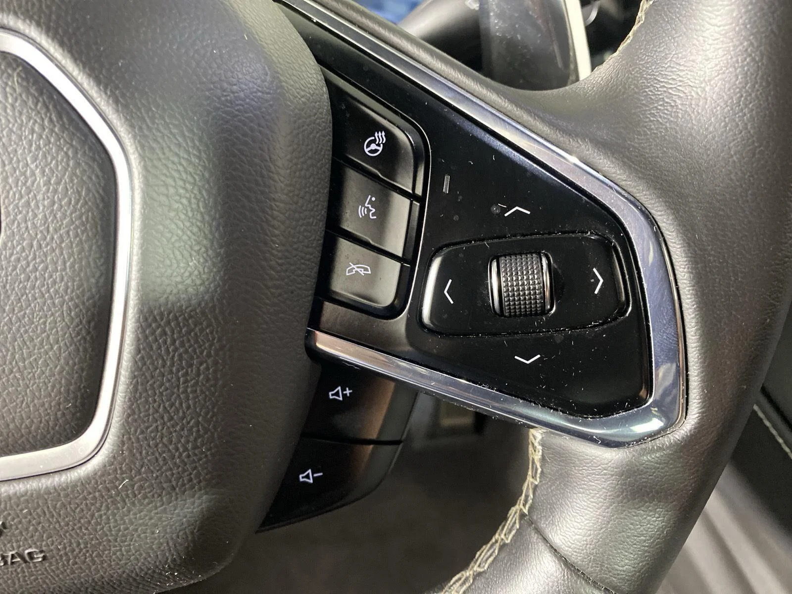Used 2023 Hypersonic Gray Metallic Chevrolet 2LT image 18