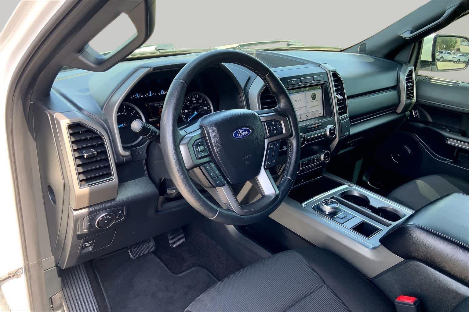 Used 2019 Oxford White Ford XLT image 16
