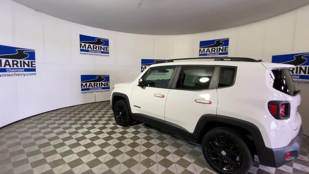 Used 2021 White Jeep Latitude 4x4 image 8