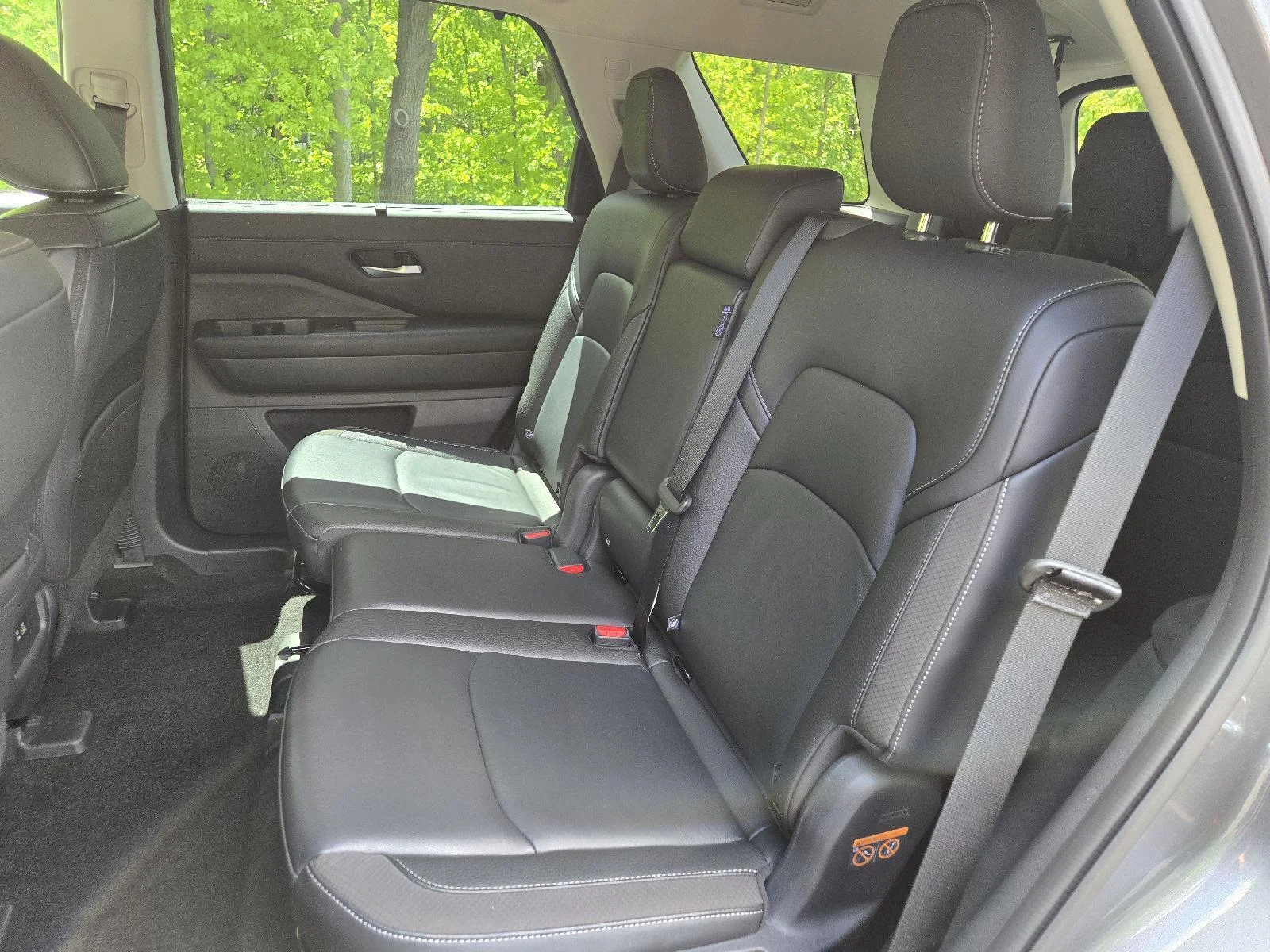 Used 2025 Gun Metallic Nissan SL image 27